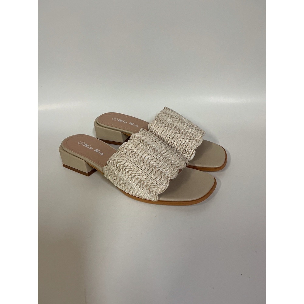Nio Nio mule sandals in beige color women's size 7